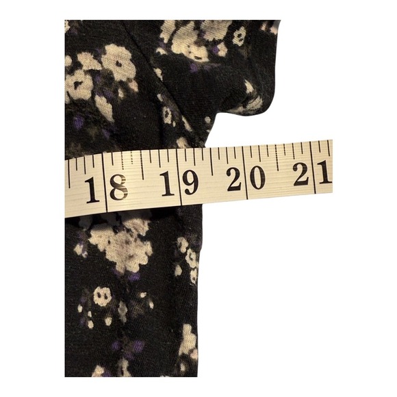 PINK Victoria's Secret Black Floral V-Neck T-Shirt Top Ladies Medium‎ Casual - Picture 4 of 6